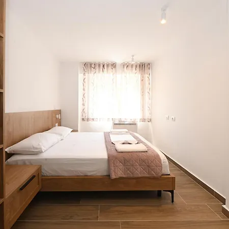Amra Delux Durres Lägenhet